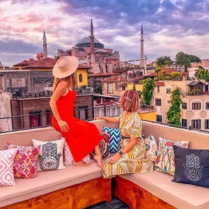 Henna 2* Istanbul
